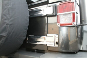 063946-A-2DR_3.jpg Hintere Scharnierabdeckungen Jeep Wrangler JK Unlimited 2007–2017 4 DR