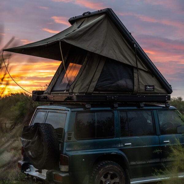 DX27-clamshell-root-top-tent_6b082938-be5d-4c9d-a0ff-77b37e96625e.jpg DX27 Dachzelt, generalüberholt, Seriennummer: 174