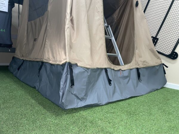 c2fb8681-13e4-4de8-9fe1-f46fd70ae261.jpg Anbauerweiterung für das ausklappbare Dachzelt Direct4x4 Green & Grey Expedition