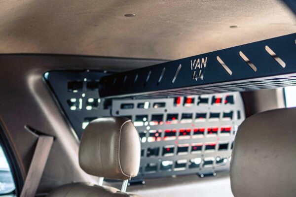 van44-4runner-3rdgen-interior-panel-1_2048x.jpg 1996–2002 Toyota 4Runner Innenraum-MOLLE-System