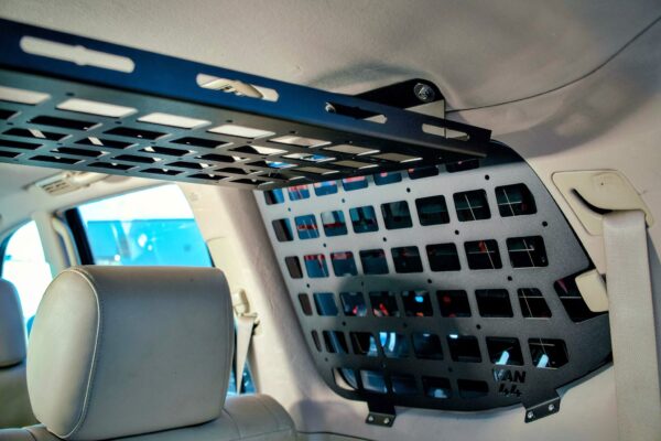 van44-gx470-lc120-interior-panel-1_2048x.jpg 2002–2009 Toyota Land Cruiser LC120 Innenraum-MOLLE-System